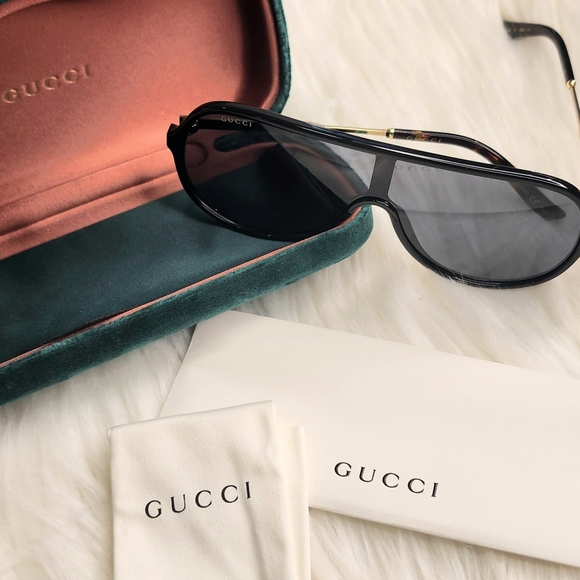 🩵 SOLD! 🔔 GUCCI Men's Sunglasses - Picture 1 of 10
